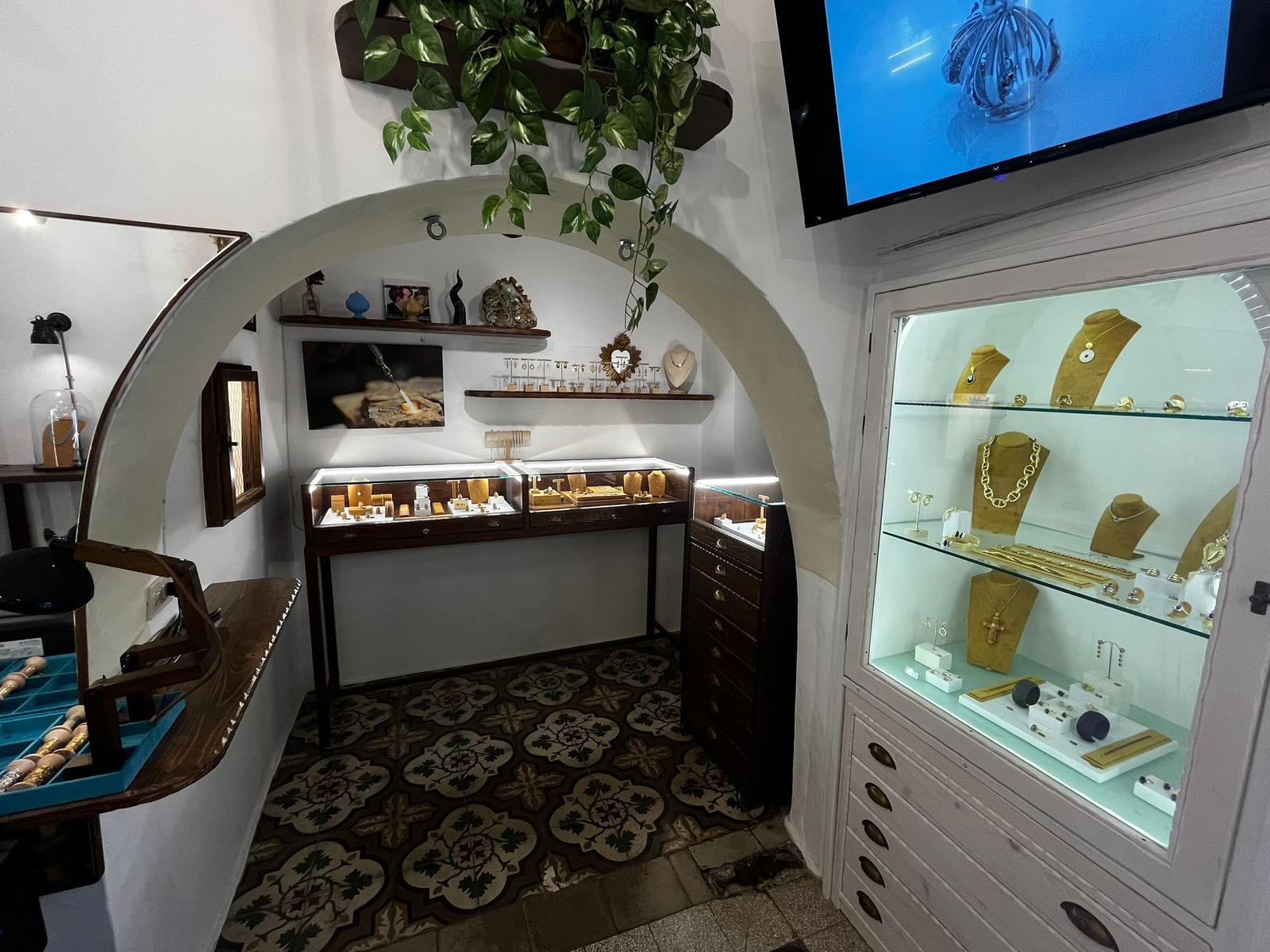 Laboratorio Orafo ad Alberobello: Realizza il tuo gioiello