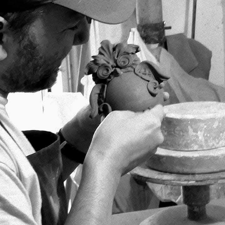 Artisanal ceramic workshop in Grottaglie
