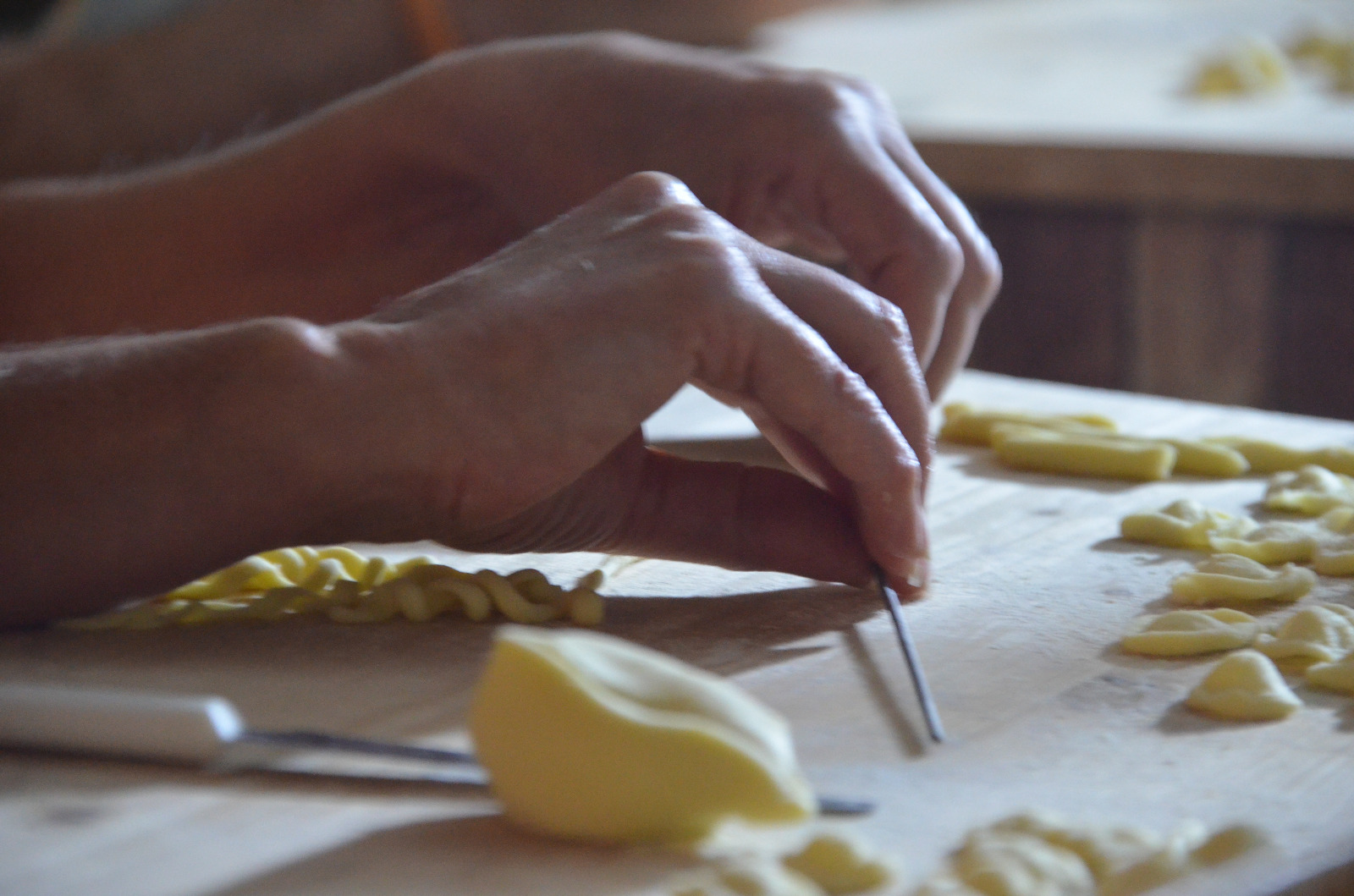 Traditional cooking class of orecchiette in Ceglie Messapica, in a trullo