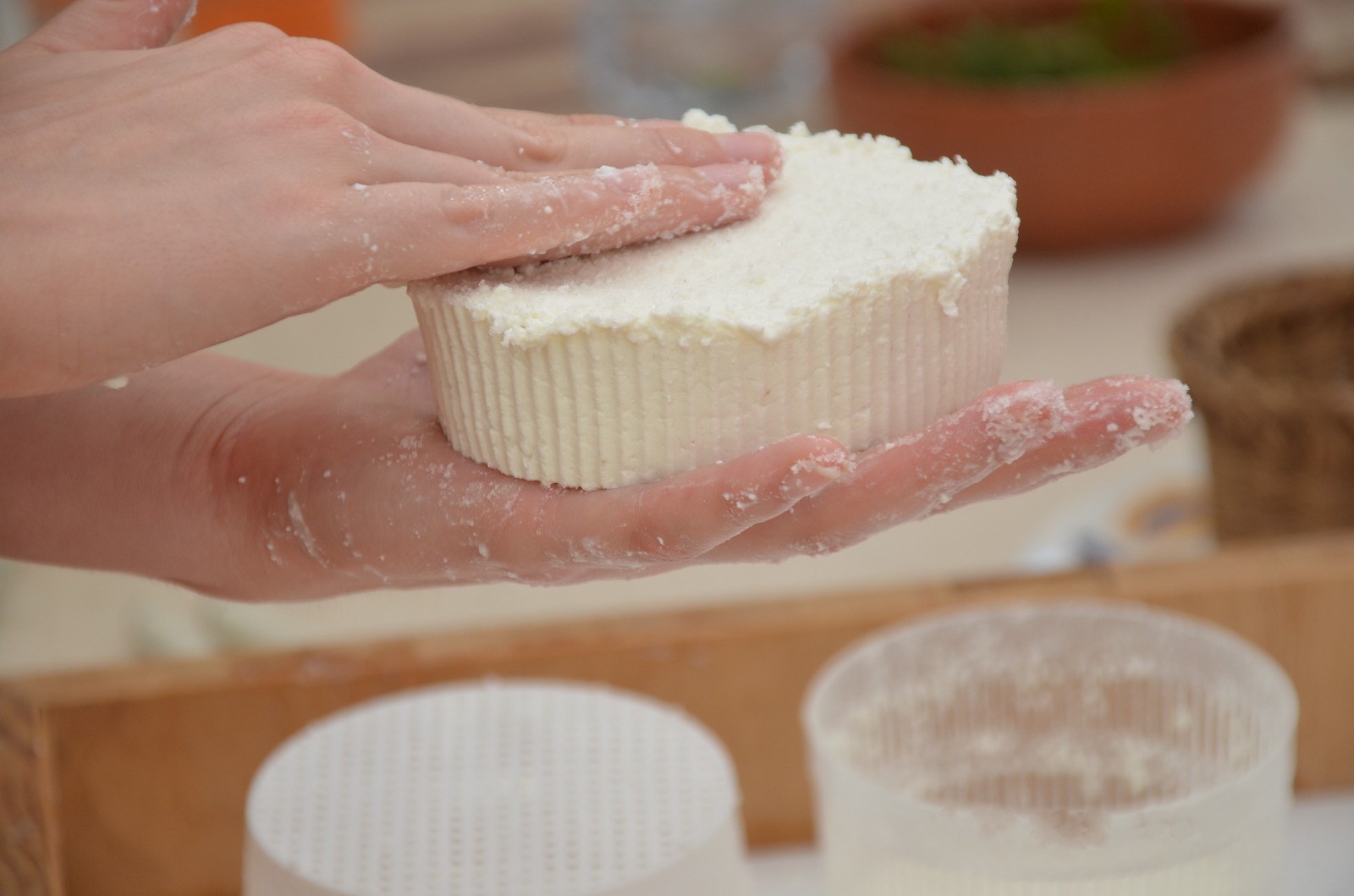 Laboratorio di formaggio tipico in trullo a Ceglie Messapica